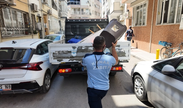 Konak zabıtasından kaldırım işgallerine karşı sıkı denetim
