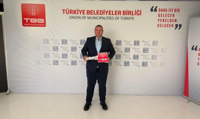 Ranta değil halka: Menderes Belediyesi’ne bir araç daha