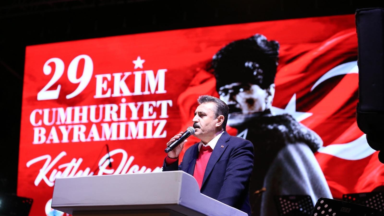 Dikili’de Cumhuriyet’in 103. yıldönümü coşkuyla kutlandı