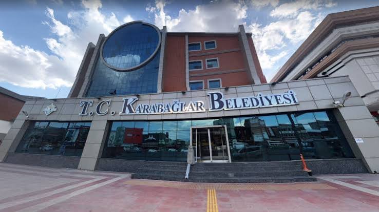 Karabağlar Belediyesi'nde görev alma