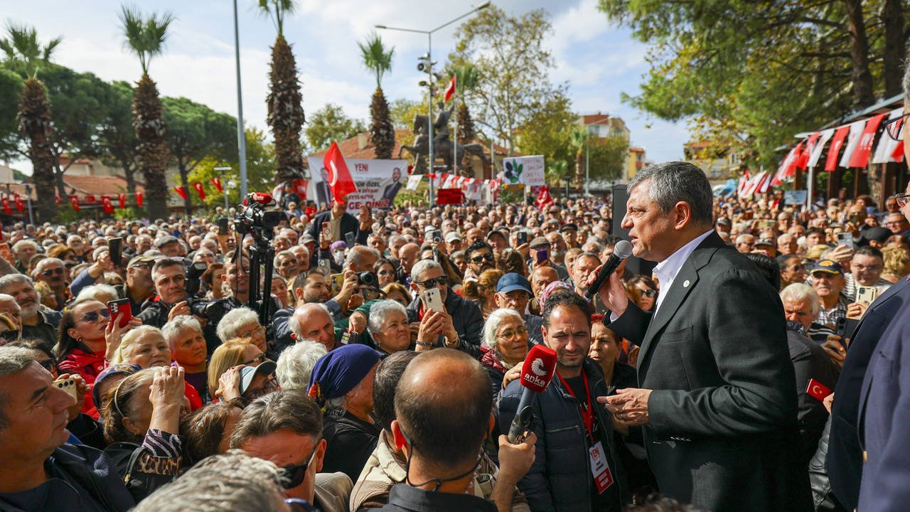 Özgür Özel, Balıkesir'den seslendi: Her meydanı doldurun!