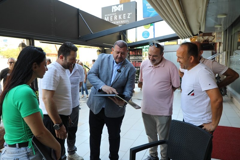 Başkan Çiçek Sokakta, Vatandaşla İç İçe