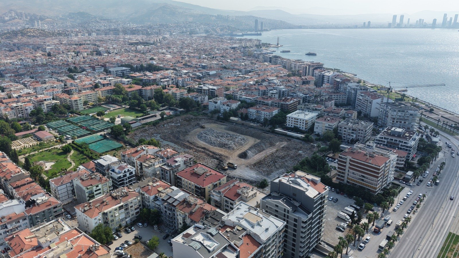 Karşıyaka Stadı'nda son durum ne? İzBB'den sürece ilişkin açıklama!