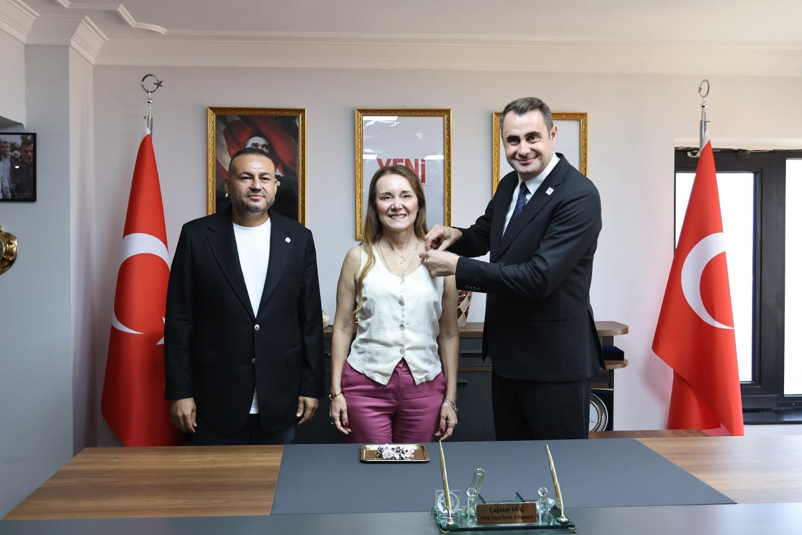 Başkan Mutlu ve 19 meclis üyesi YENİ Parti'ye katıldı!