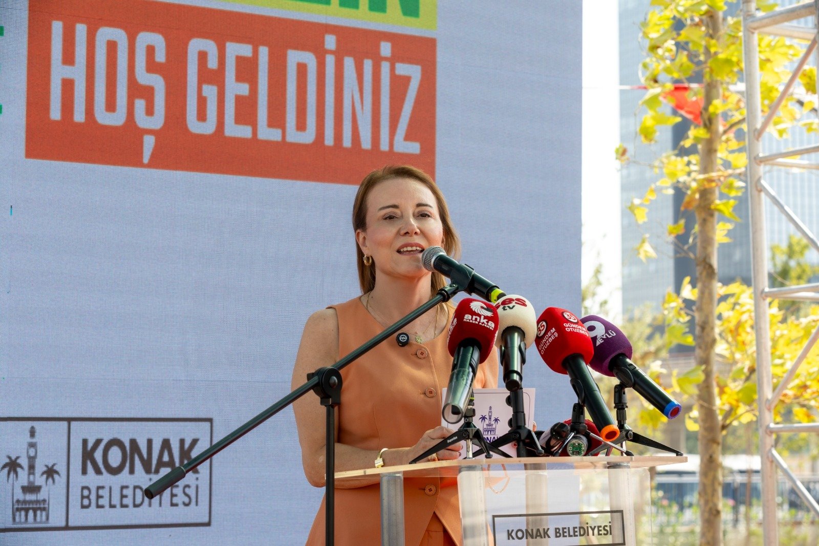 Konak 6 bin metrekarelik yeni parkına kavuştu