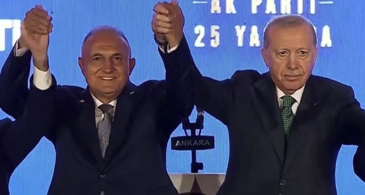 İYİ Parti'den İstifa Edip AK Parti'ye Katılan Karakaş Eleştirilere Yanıt Verdi: 'Çizgimi Değil Partimi Değiştirdim'