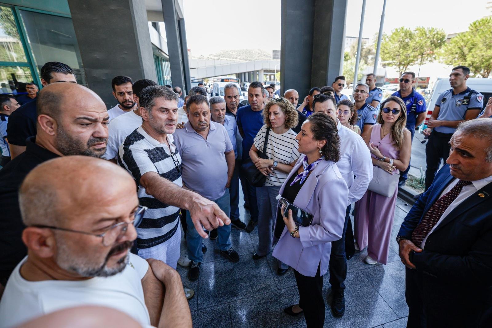 Otobüs seferleri etkilenecek mi? Haciz sonrası İZOTAŞ'tan açıklama!