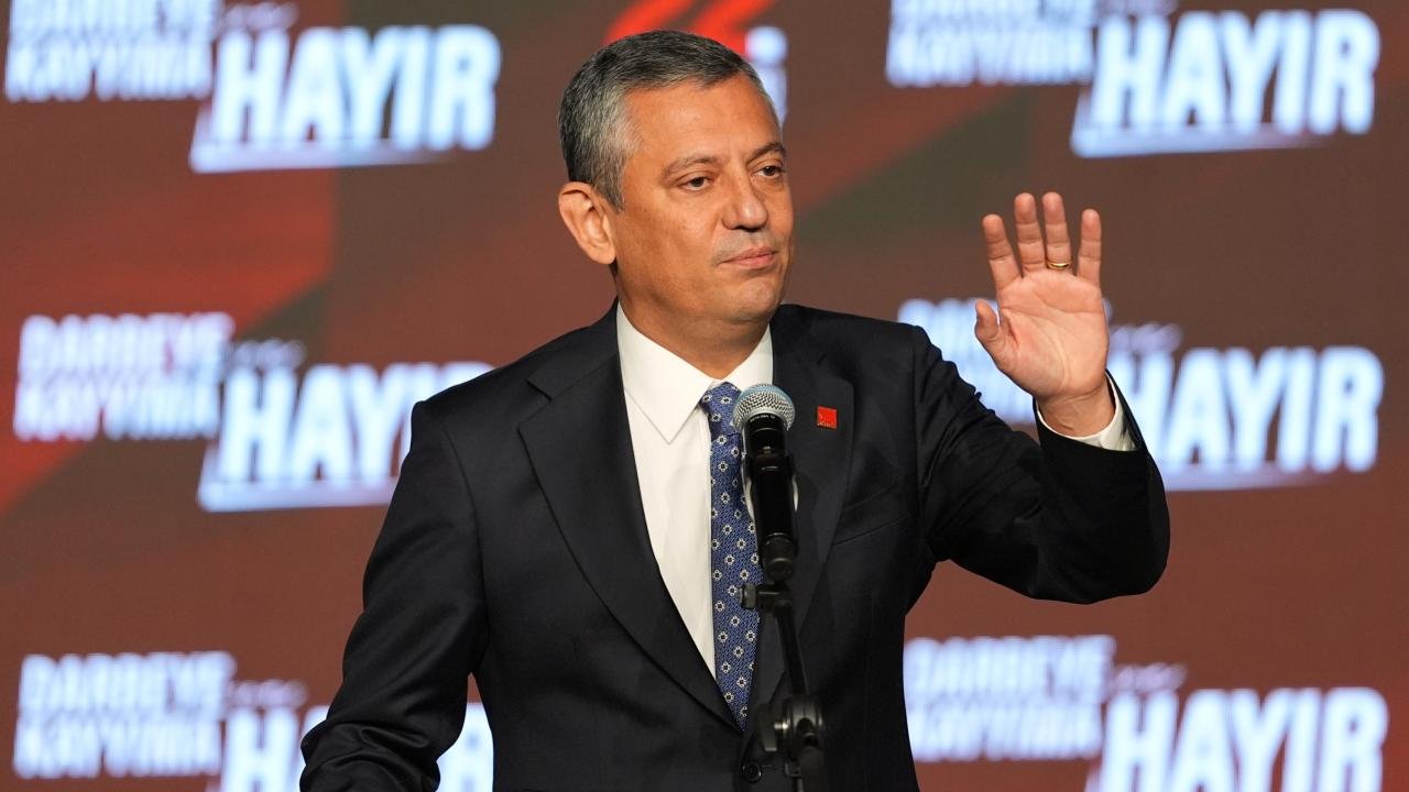 Özel'den 'Menderes' çıkışı: Cumhur İttifakı'na selektör yapıyorlar!