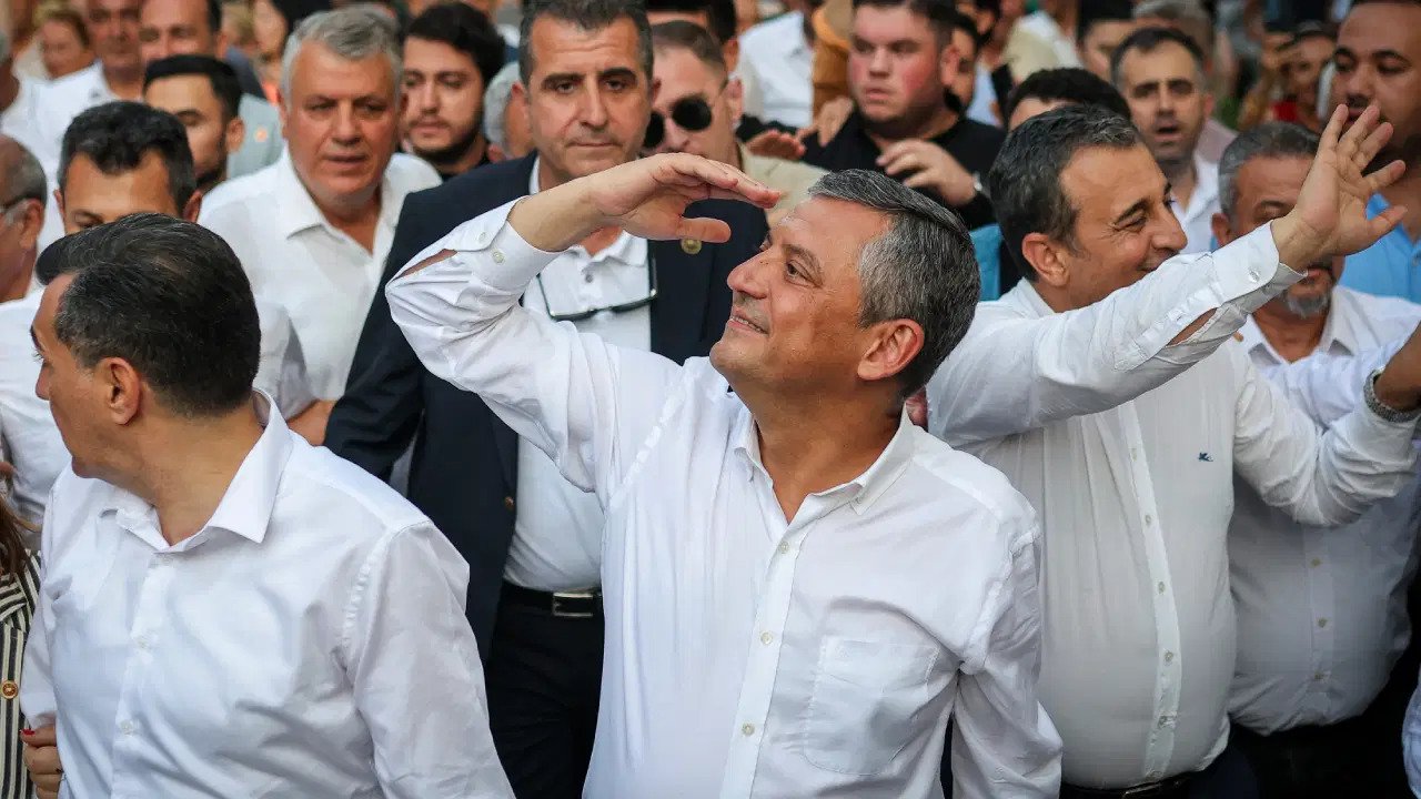 Özgür Özel'den 'iktidar' mesajı: YENİ Parti'yi bu yüzden kurduk!