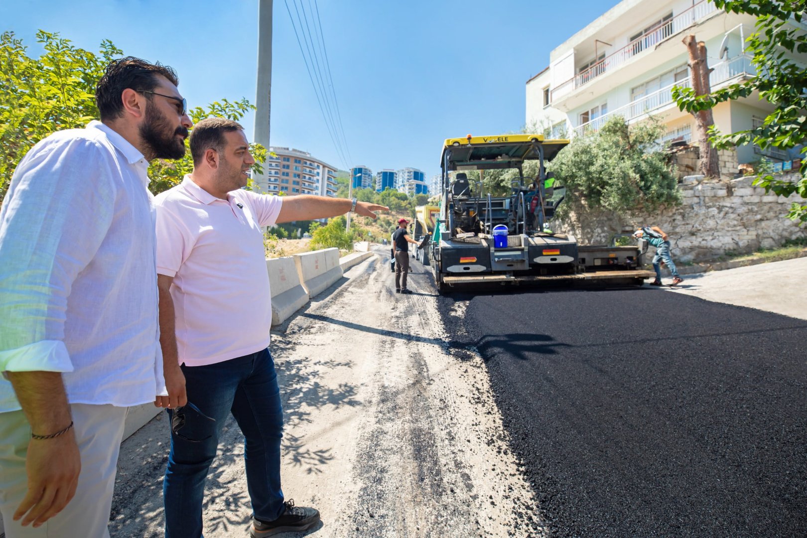 Başkan Uzun asfalt çalışmalarını yerinde inceledi