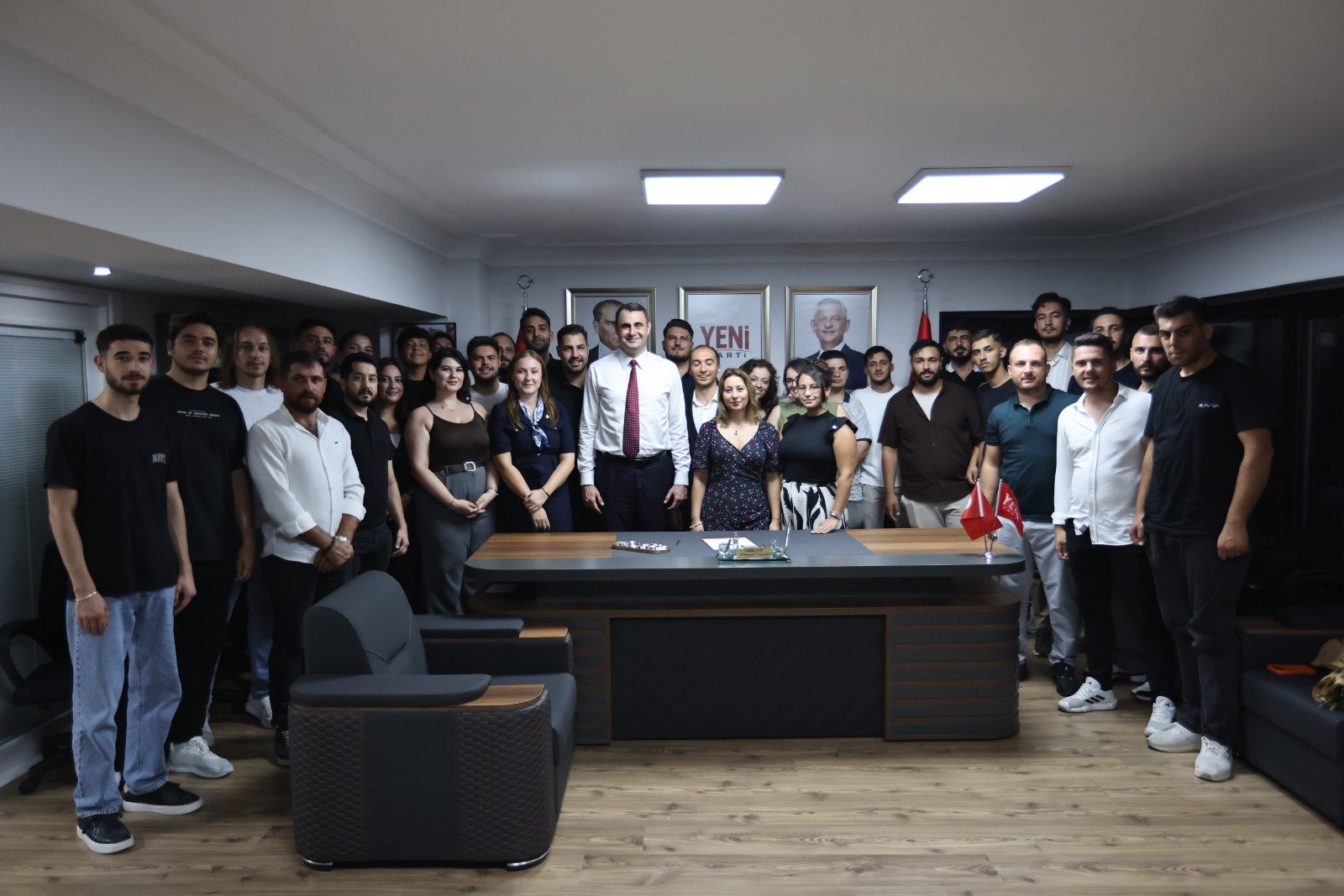YENİ Partili Güç’ten gençlere: Umudu yeniden yeşertmemiz gerekiyor