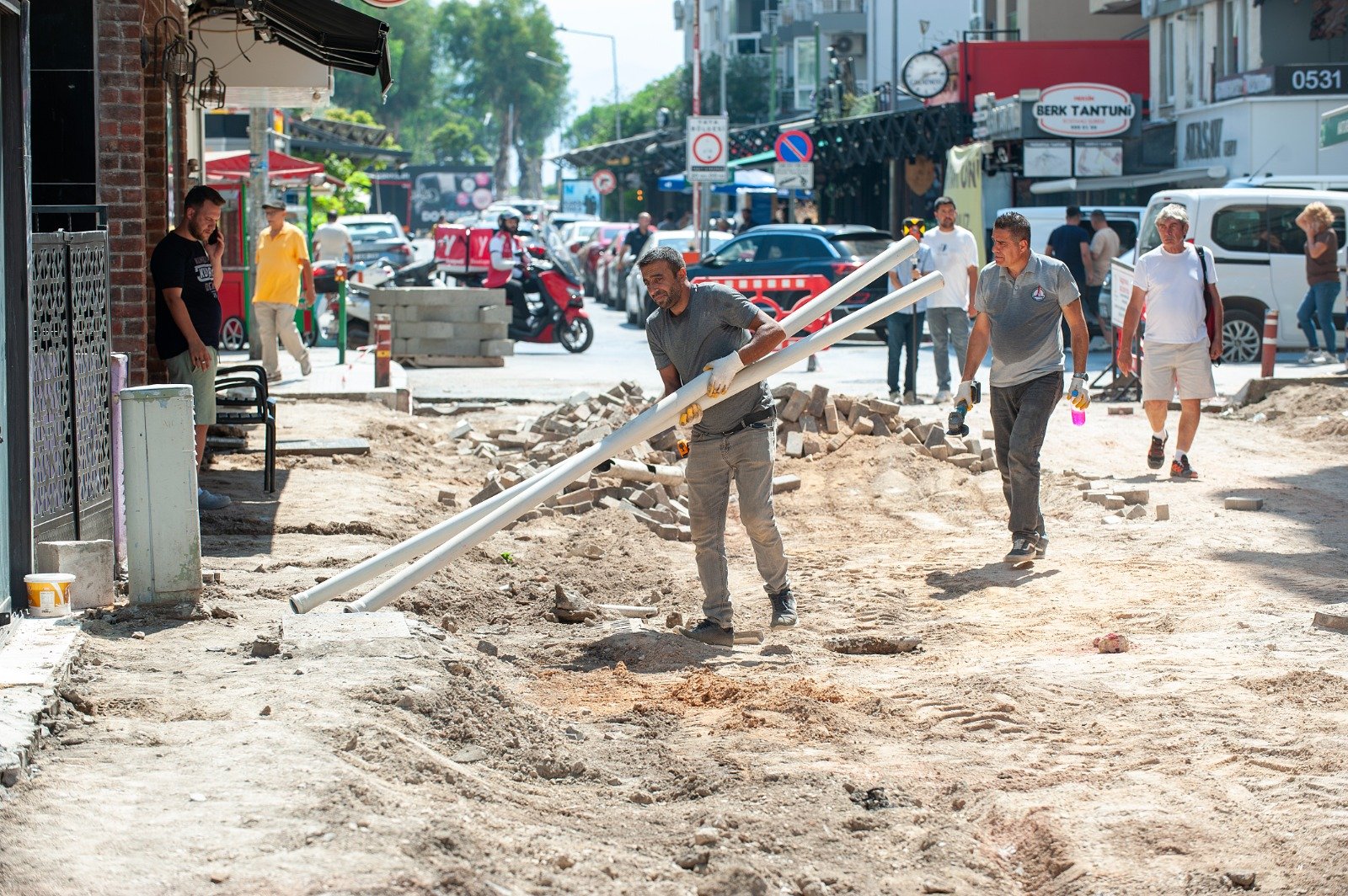 Bostanlı Cemal Bülbül Sokak’ta yenileme hamlesi başladı