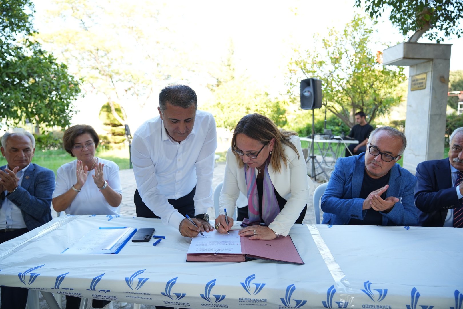Güzelbahçe Belediyesinde toplu sözleşme imzaları atıldı
