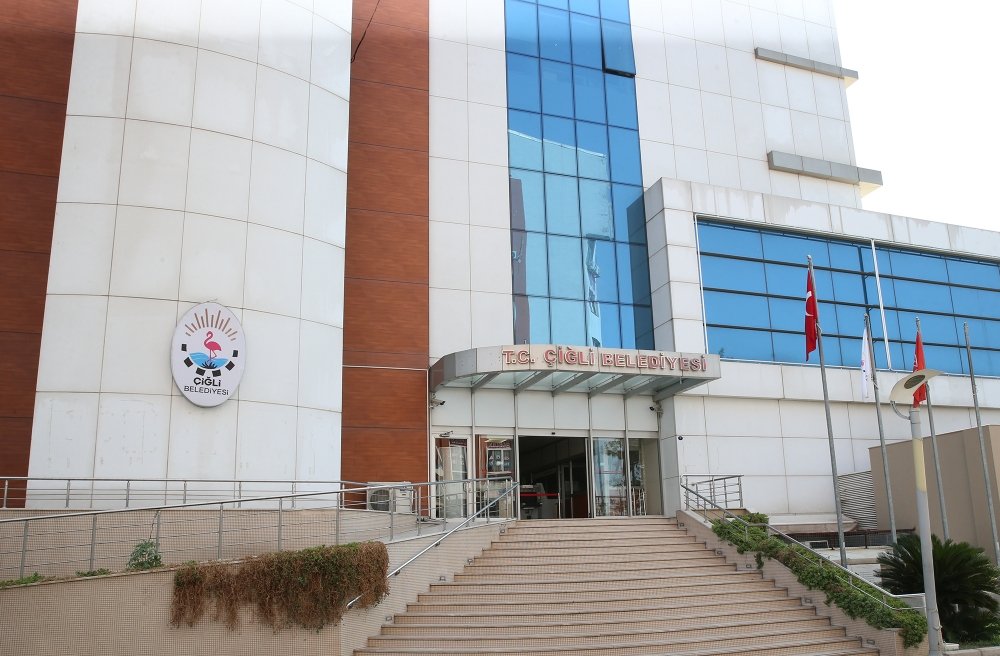 Saldırı sonrası Çiğli Belediyesi'nden açıklama: "Şiddete boyun eğmeyeceğiz"