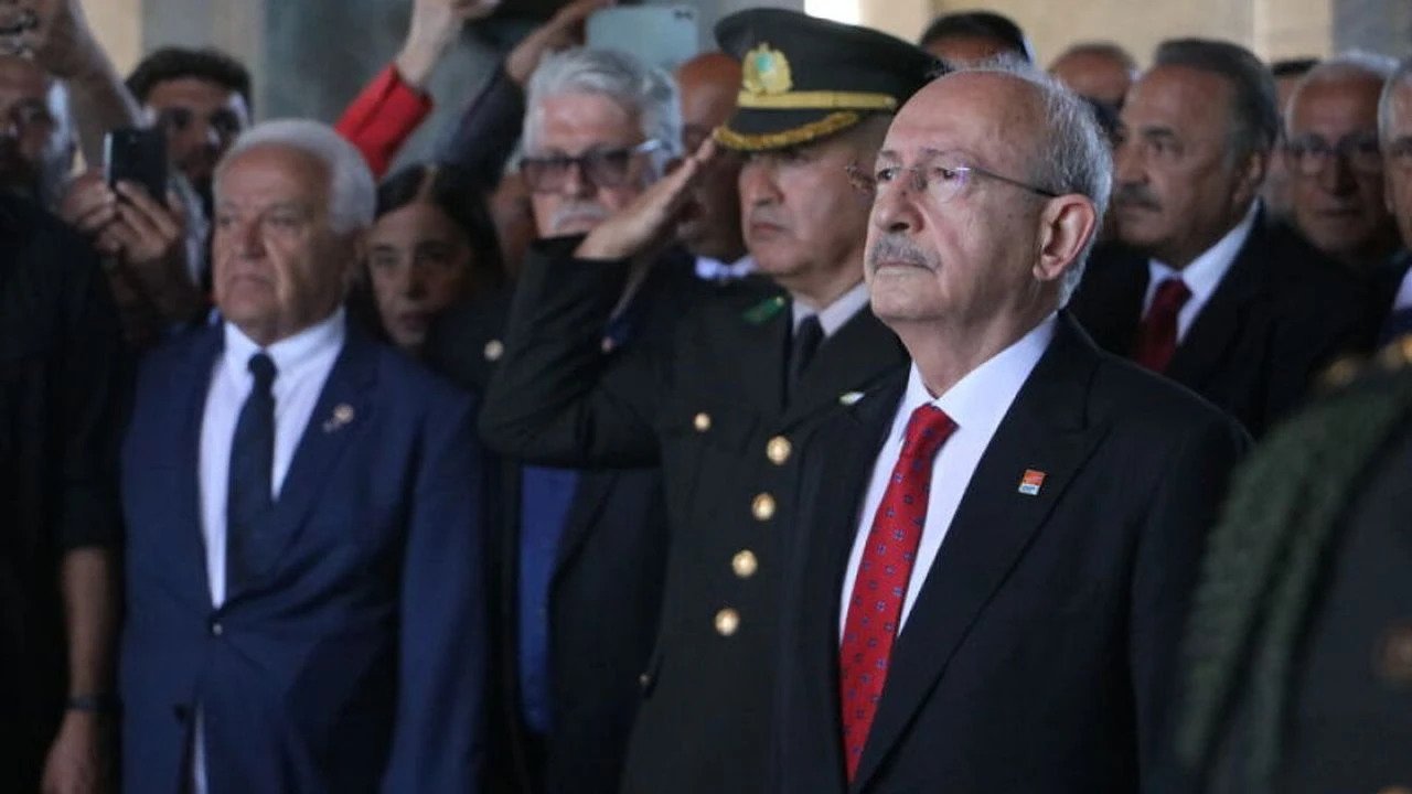 CHP'nin 103'üncü kuruluş yıl dönümü: Kılıçdaroğlu Anıtkabir'de