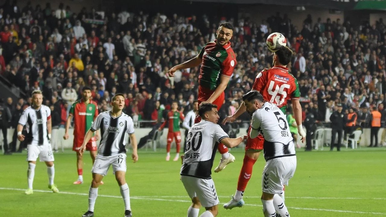 Karşıyaka - Altay derbisi biletleri satışa çıktı!
