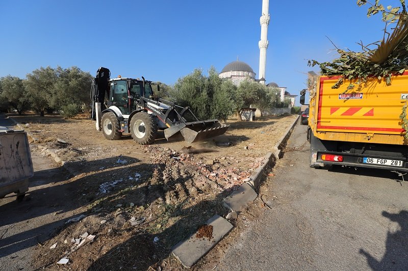 Menderes’te Moloz ve Bahçe Atıkları Toplanıyor