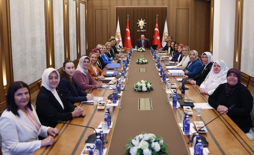 Saniye Bora Fıçı, AK Parti'nin toplantısına katıldı!