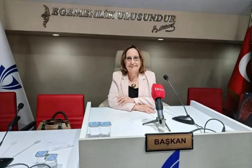 Başkan Vekili Akın'dan İzBB'ye tepki: Yapıcı irade bürokraside karşılık bulmuyor!