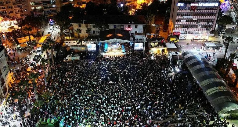 Menemen'de çömlek coşkusu Edis ve Nil Karaibrahimgil ile yaşanacak!