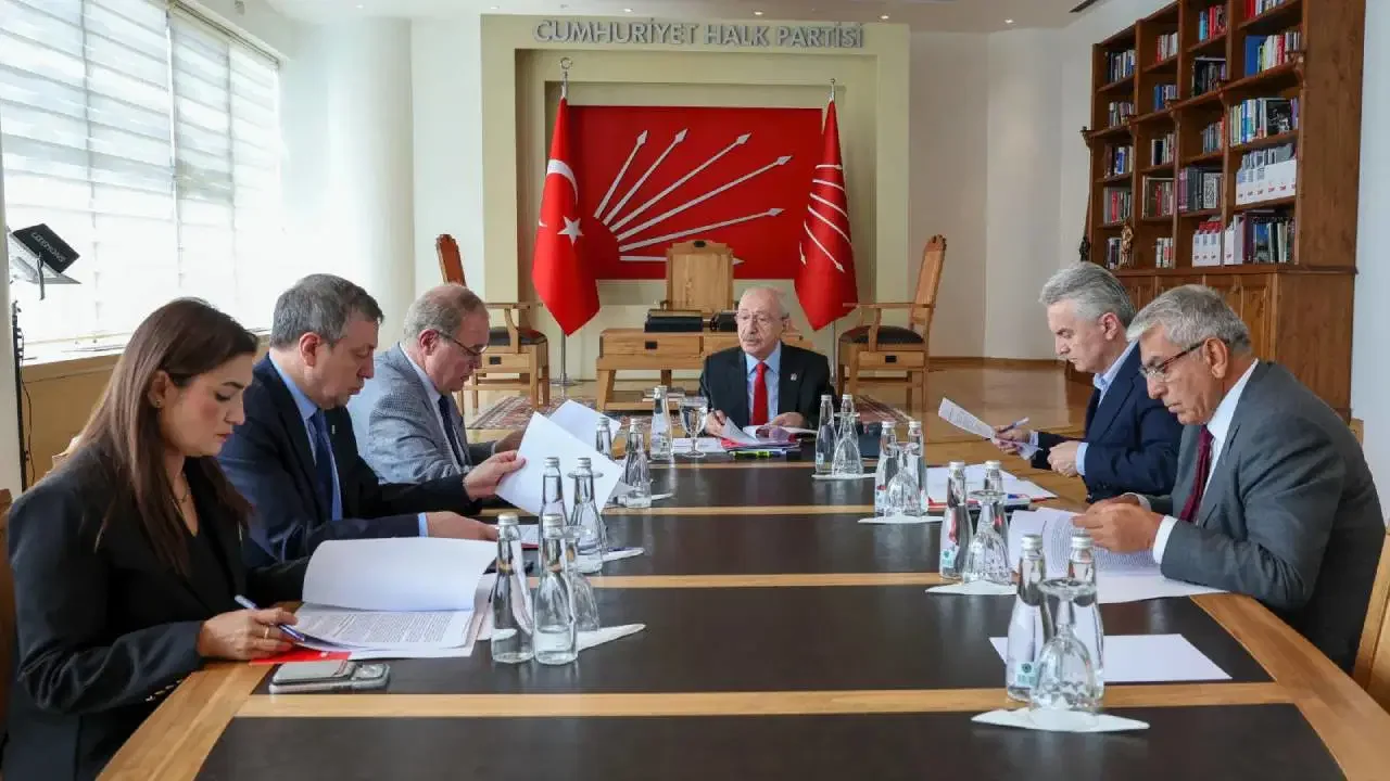 Borsa İstanbul'daki gelişmeler üzerine CHP Ekonomi Masası acil toplandı