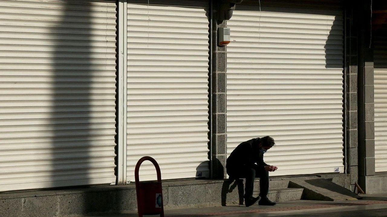 İzmir’de ticarette alarm: Kuruluşlar düştü, kapanışlar arttı