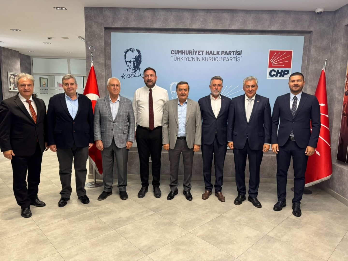 CHP'de eski belediye başkanları buluşması: Saha ziyaretleri başlıyor