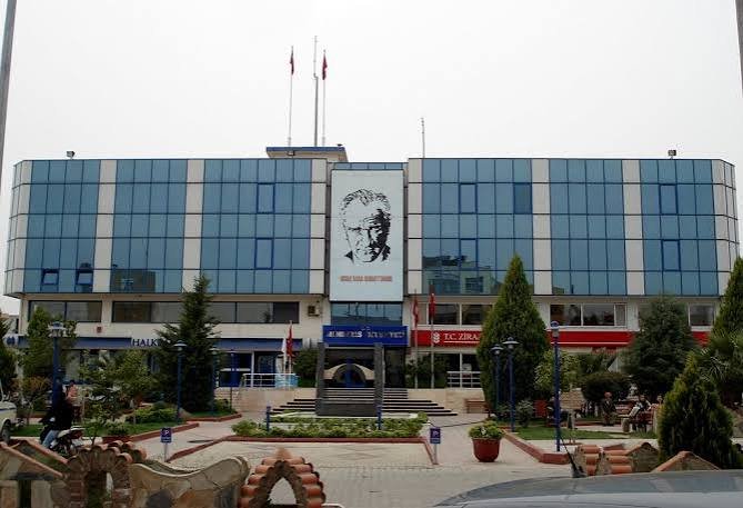 Menderes Belediyesi'ne operasyon: 9 şüpheli gözaltına alındı