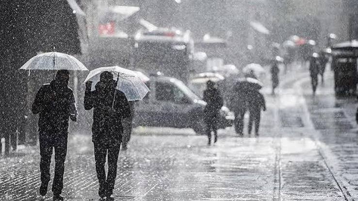 İzmir'de sağanak yağış uyarı
