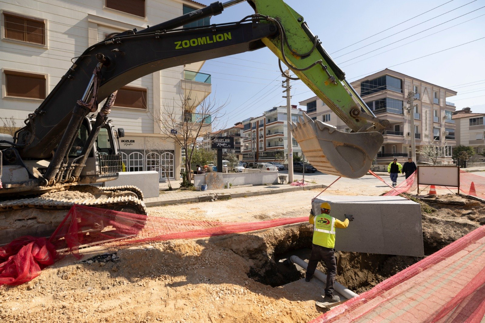 Altyapıdan asfalta Tire’nin çehresi değişiyor