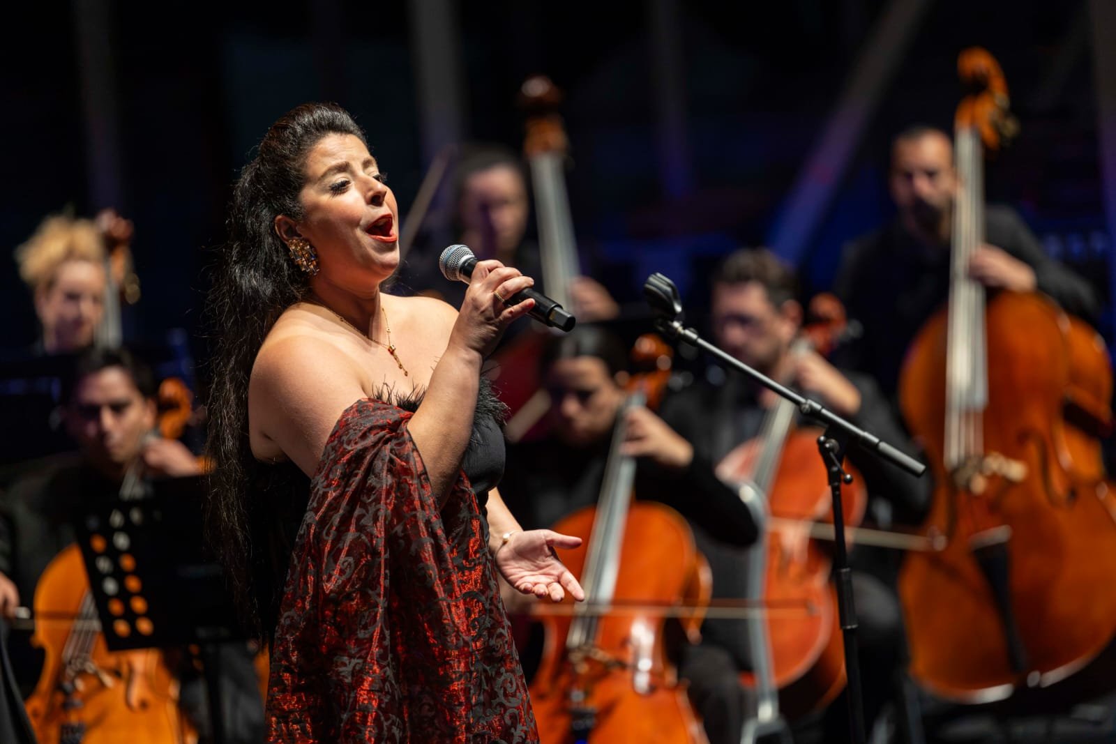İzmir Oda Orkestrası yeni sezonu Zeytin Sahne’de açtı