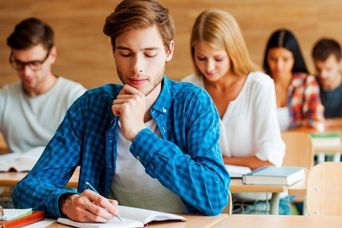 Sınav dönemi 'motivasyon' neden düşer? Eğitimci Üze'den öğrencilere tavsiyeler!