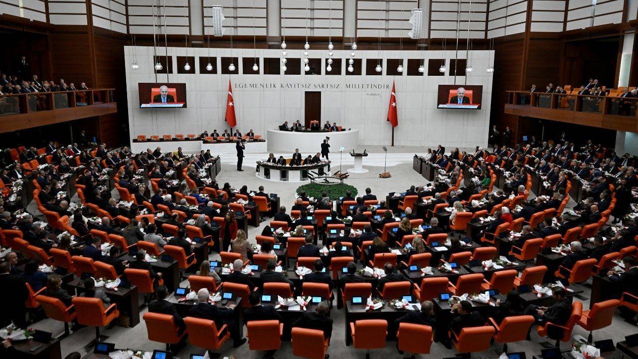 Yeni yasama yılı başladı: YENİ Parti'den Erdoğan'a protesto!