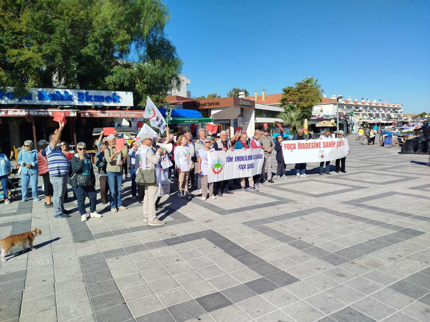Tüm Emekliler Sendikası Foça Şubesi: “Para için değil onurumuz için”