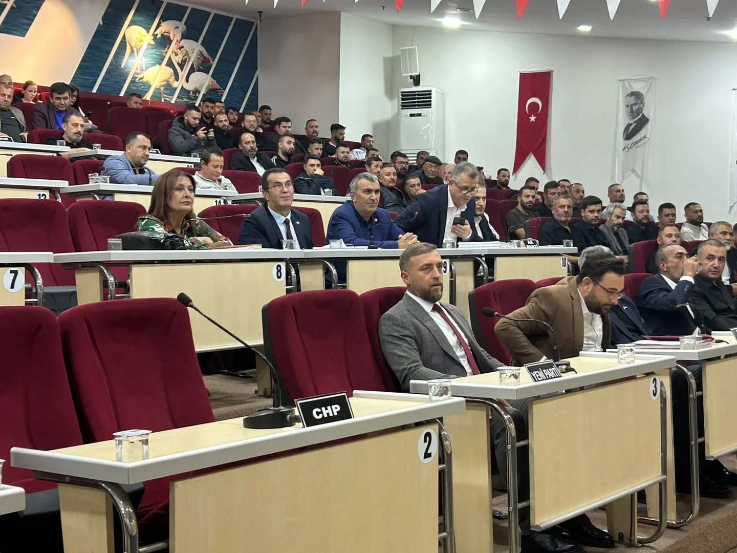 Çiğli'de Başkan Yıldız'a tepki: Meclis üyeleri oturuma katılmadı!
