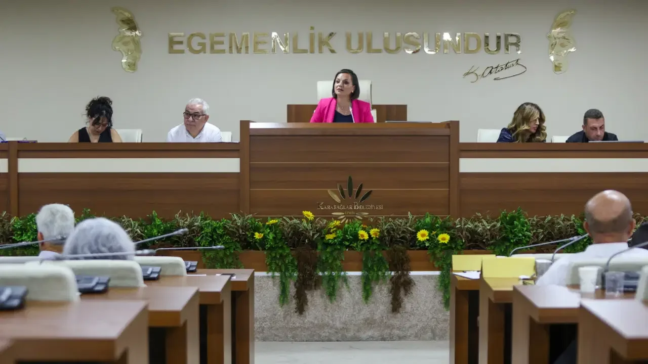 ‘AK Parti’ iddiaları gerginlik yarattı: Kınay'dan 'lüzumsuz sorular' çıkışı!