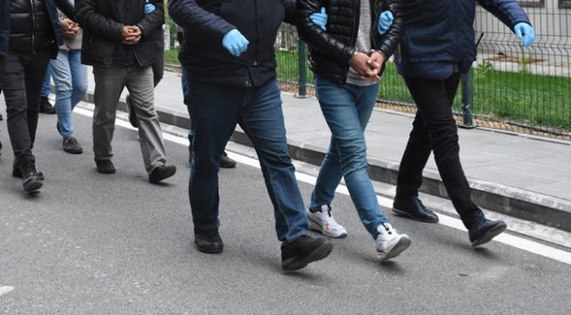 İzmir'de 5 milyon TL'lik kaçak ürün ele geçirildi!