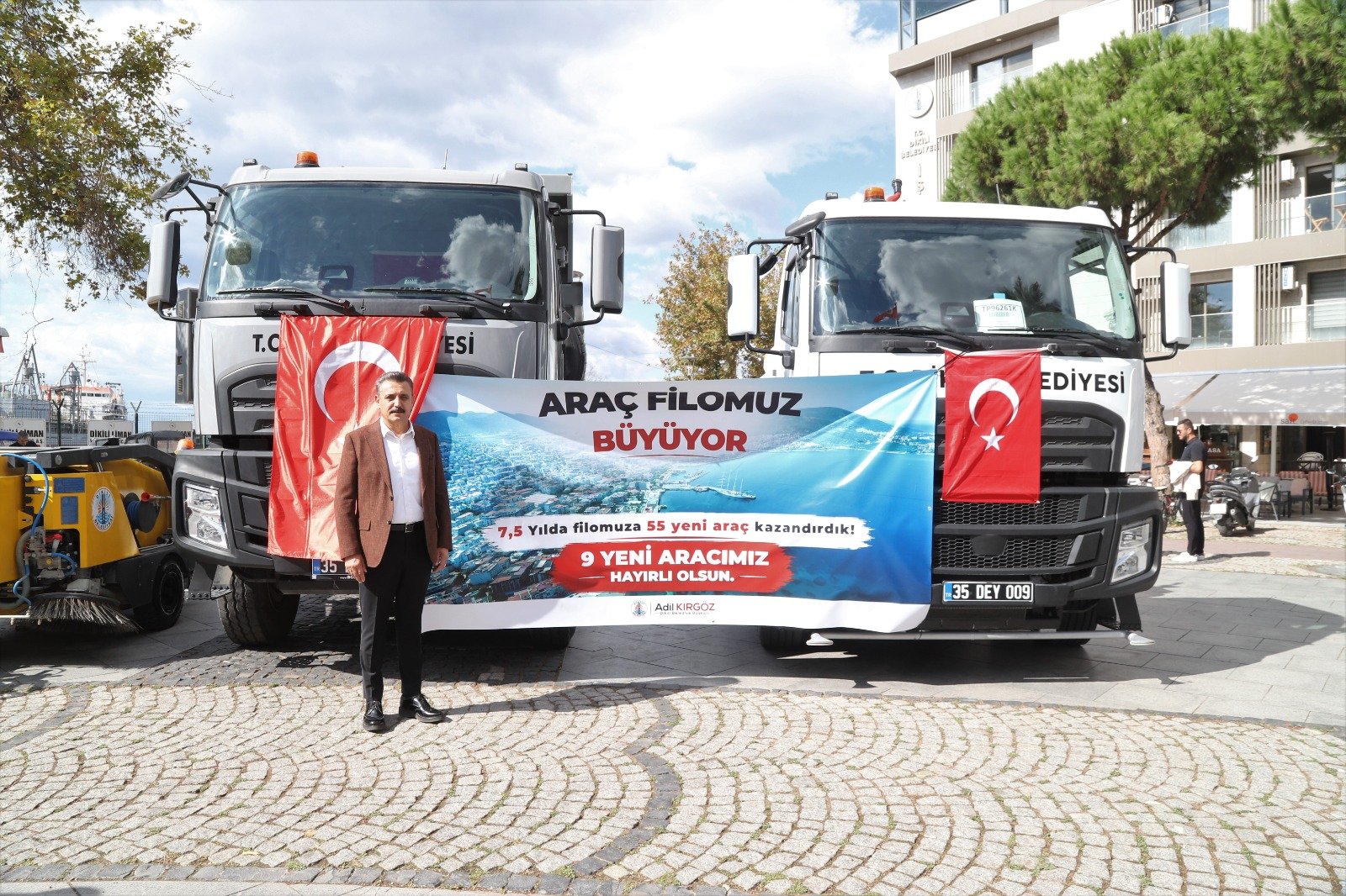 Dikili’de yatırımlar hız kesmiyor: 9 yeni araç, doğalgazda yeni etap, otogar için ihale