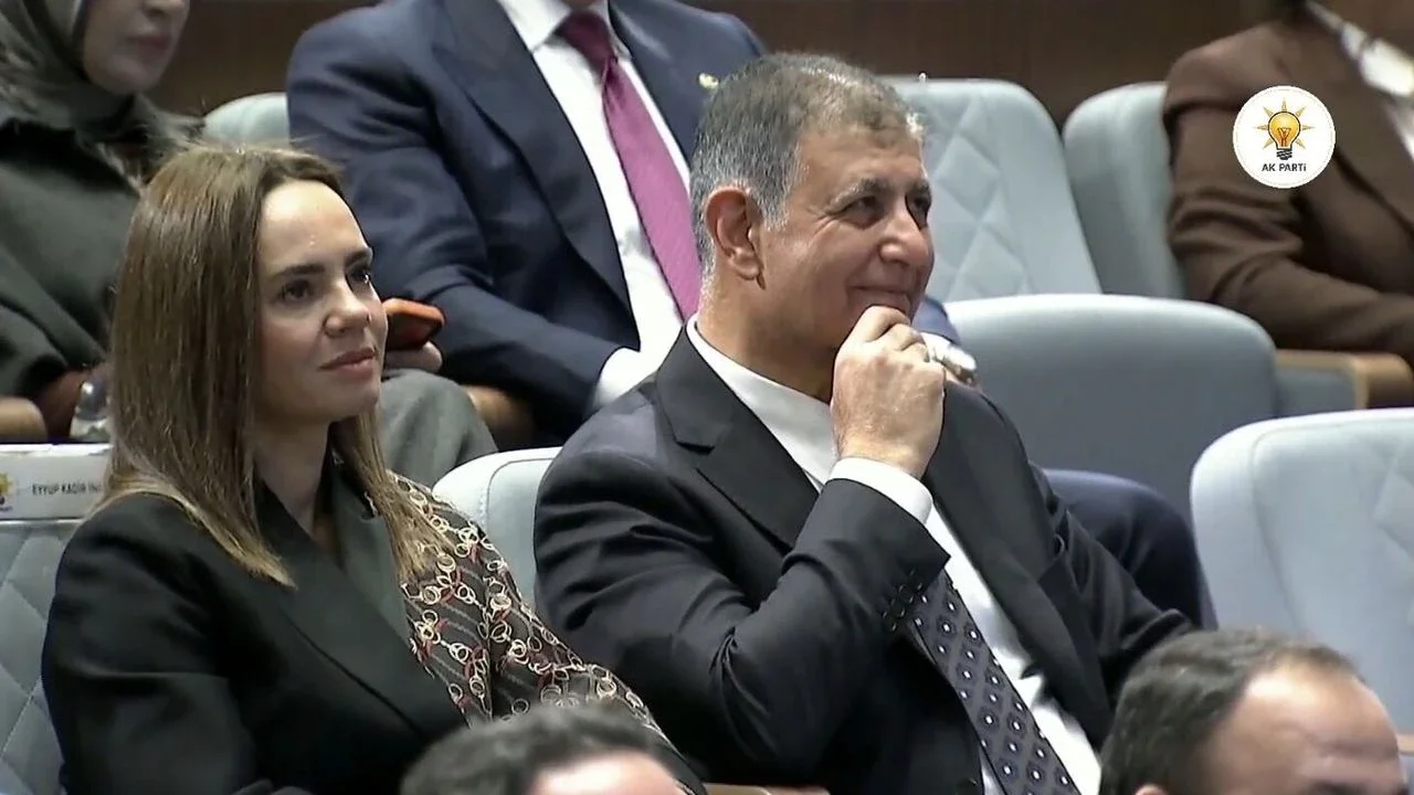 Tugay'ın "AK Parti'ye katılırsam beni boşar" dediği eşi rozet töreninde
