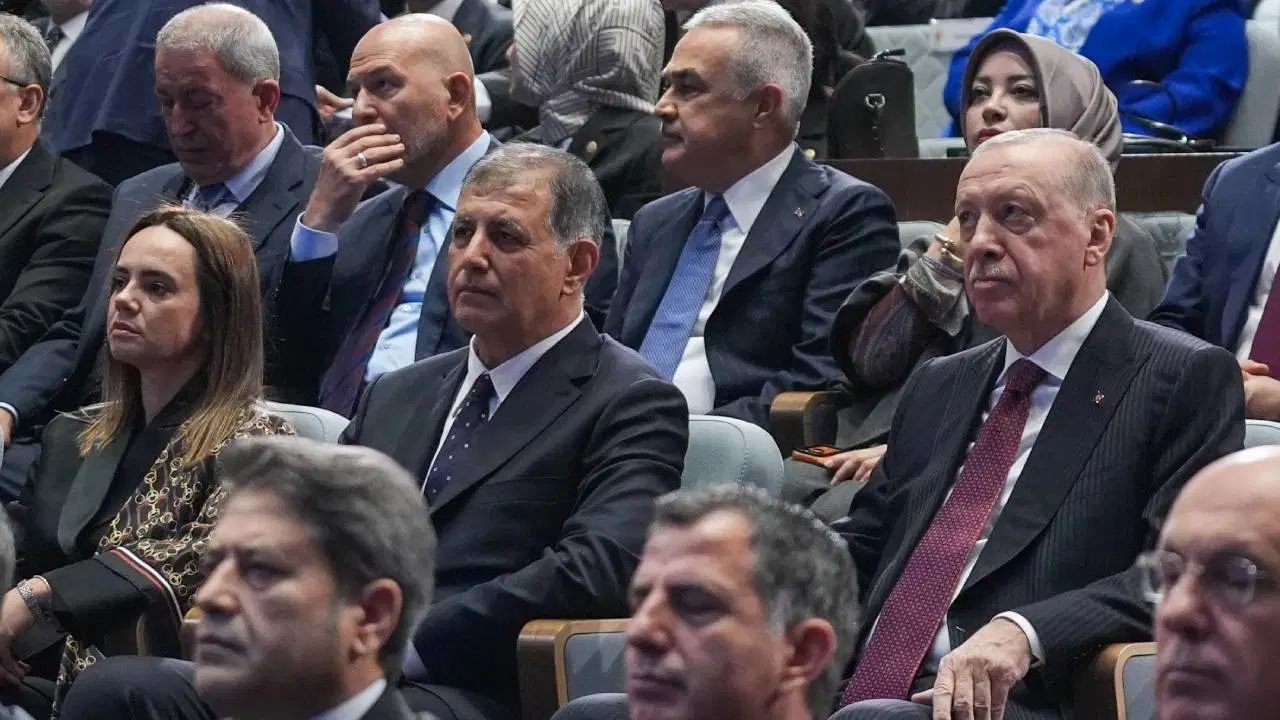 Erdoğan ile Tugay yan yana oturdu