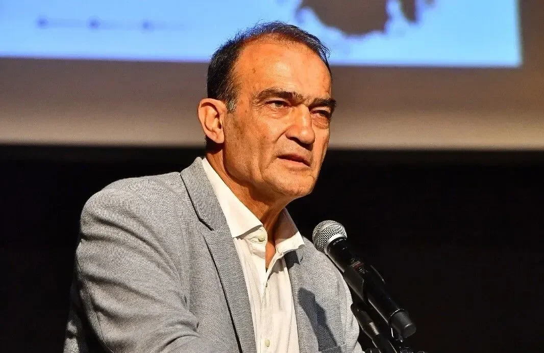 Tugay'ın kararı sonrasında Büyükşehir Belediyesi'nde istifalar yaşandı