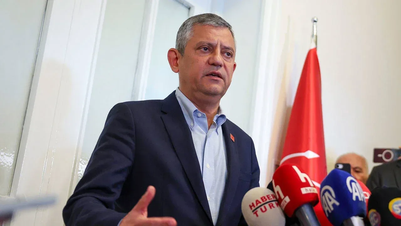 Özel'den Tugay'a sert sözler: O korkağı aldılar ama İzmir’i alamazlar