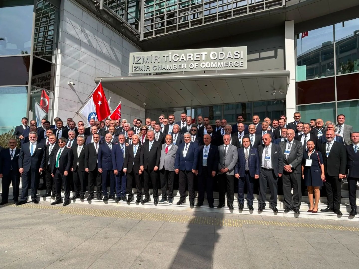 İZTO'da seçim heyecanı sona erdi: Özgener güven tazeledi!