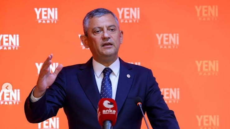 Özgür Özel'den yeni Cemil Tugay iddiası: Büyükşehir'e bir genel sekreter atanacak