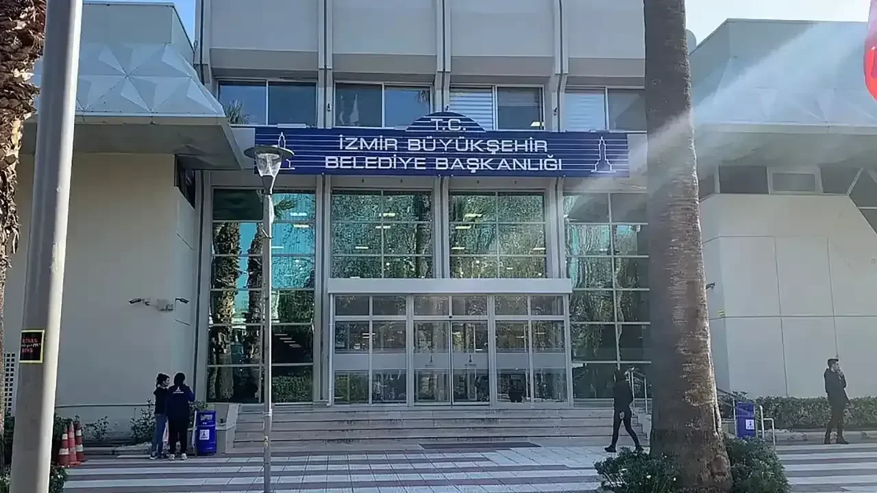 Başkan Tugay’ın geçişi sonrası İzmir’de istifa dalgası