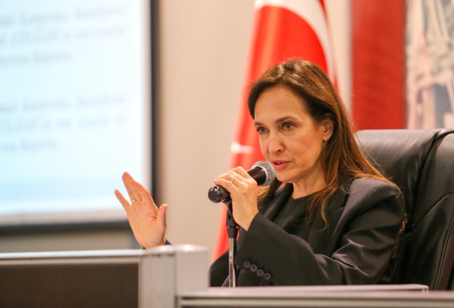 Karşıyaka’nın 6,6 milyar TL’lik 2027 bütçesine onay