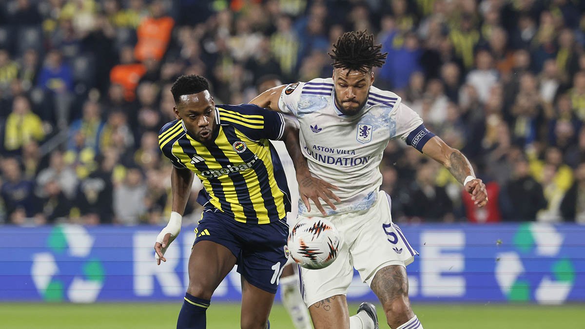 Aston Villa - Fenerbahçe karşılaşmasının hakemi belli oldu!