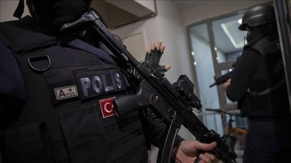İzmir'de terör örgütü operasyonu