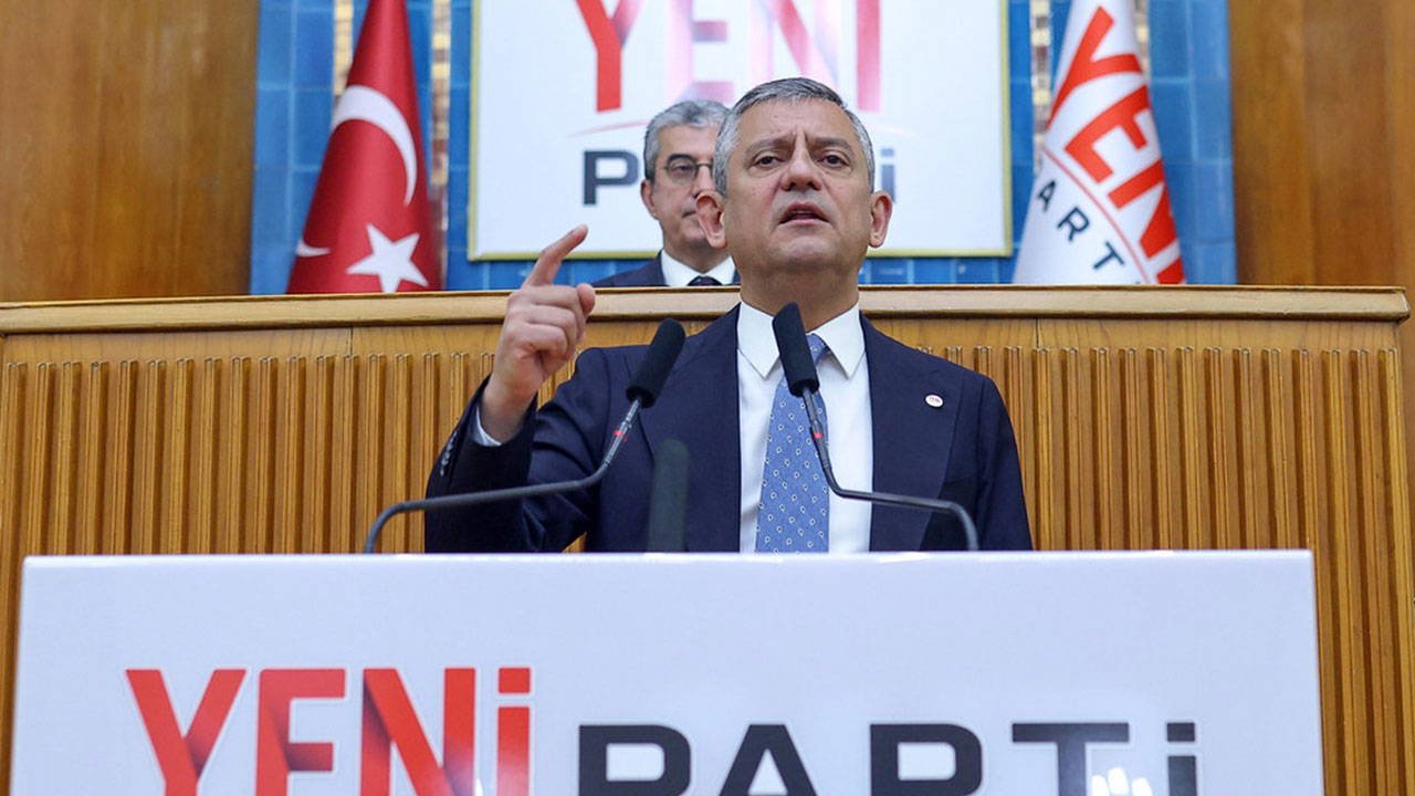 Özel'den sert İzmir açıklamaları: Çeşitli yöntemlerle belirlenen aday ihanet etti