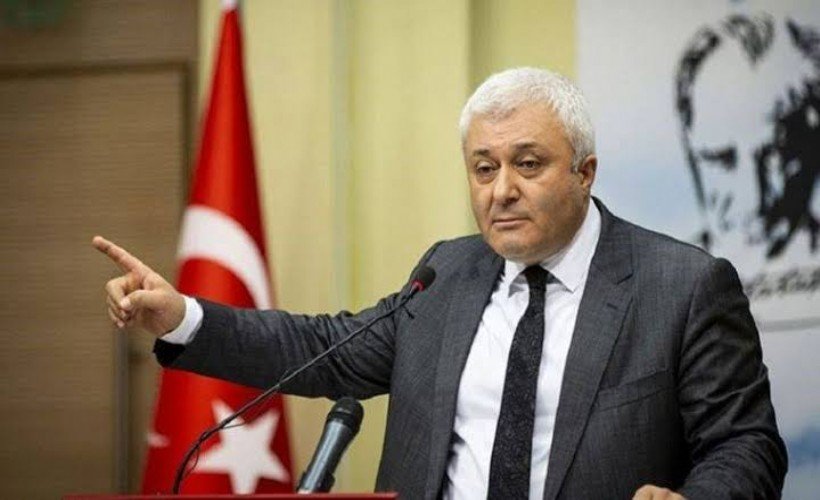 Özkan'dan Tugay'a sert sözler: Döneklik abidesi ve tükenmiş bir insansın